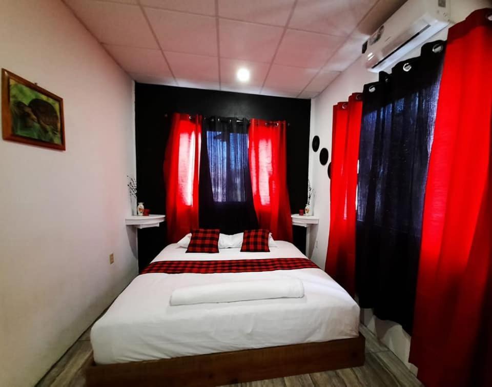 Saint Charles Inn, Belize Central America Punta Gorda Eksteriør bilde