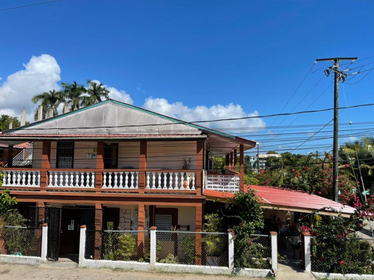 Saint Charles Inn, Belize Central America Punta Gorda Eksteriør bilde